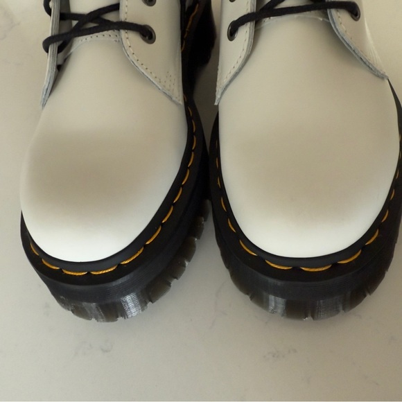Dr. Martens JADON BOOT SMOOTH LEATHER PLATFORMS Size: 9 - Picture 4 of 7
